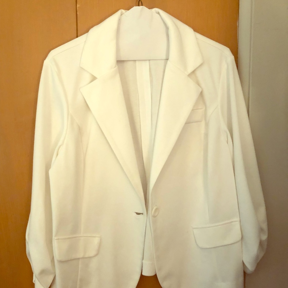 Metaphor White Blazer